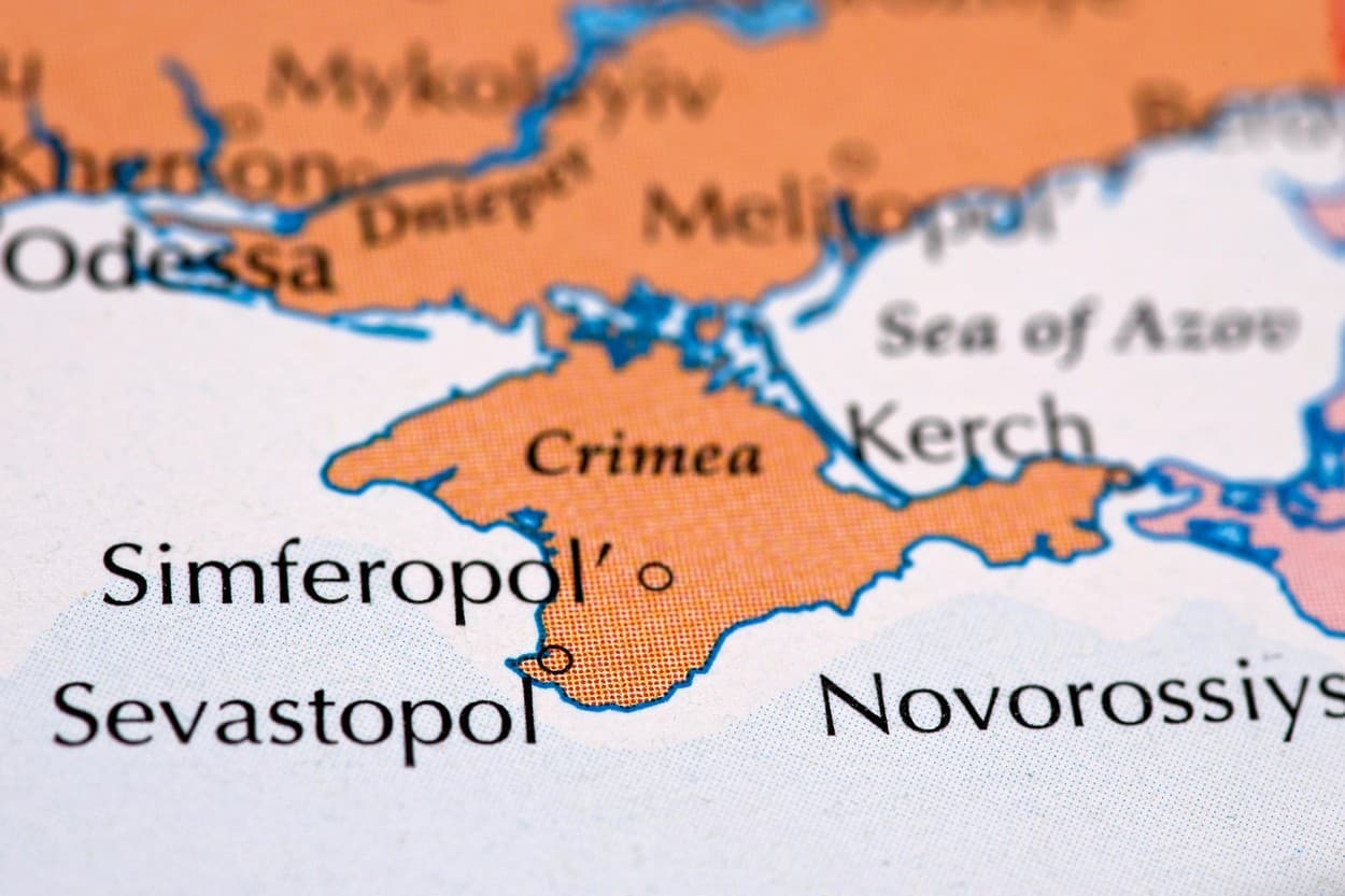 Război în Ucraina, ziua 1532. Atac masiv asupra peninsulei Crimeea, chiar înainte de armistițiu: cinci persoane ucise