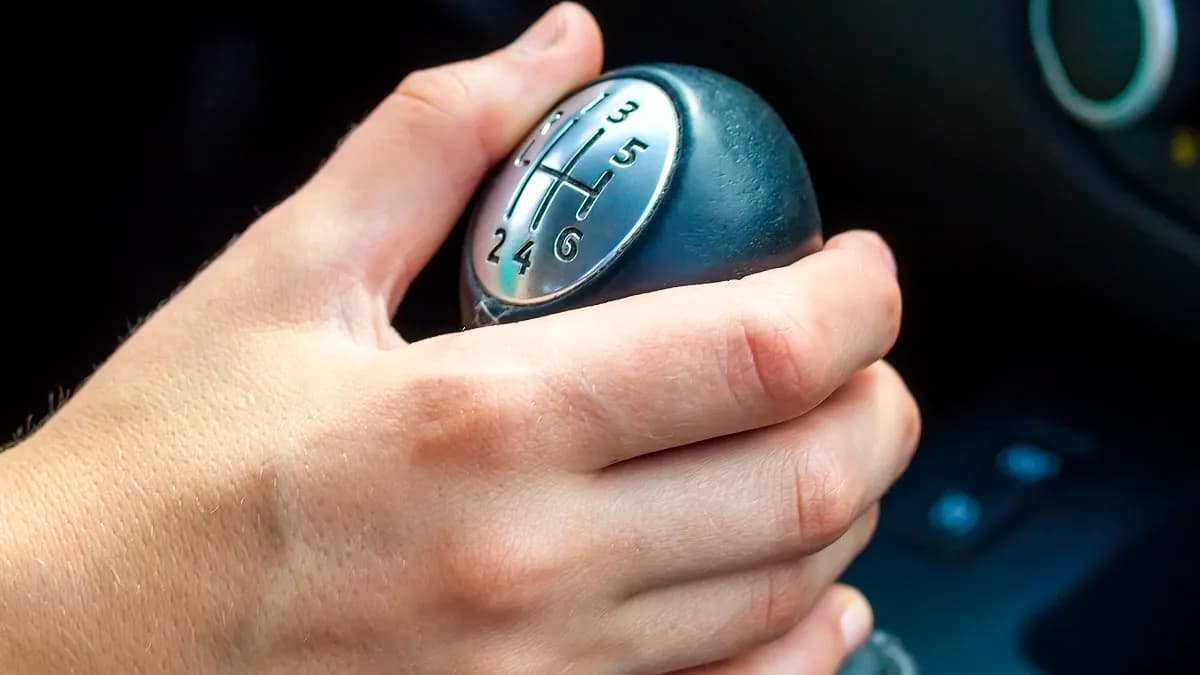 Se apropie sfârșitul schimbătorului de viteze. Când este preconizat să dispară mașinile cu transmisie manuală
