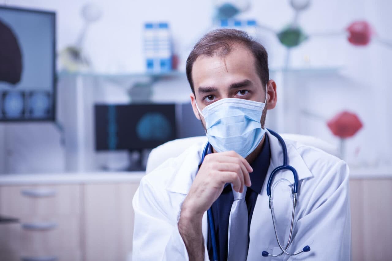 Alertă sanitară pe o navă de croazieră în Atlantic: trei morți într-un focar suspect de hantavirus. Cum se transmite virusul