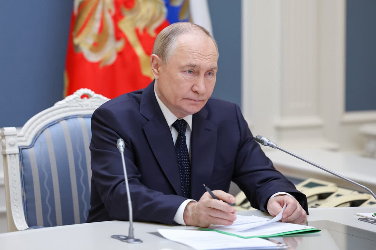 Rusia a semnat un parteneriat militar cu talibanii