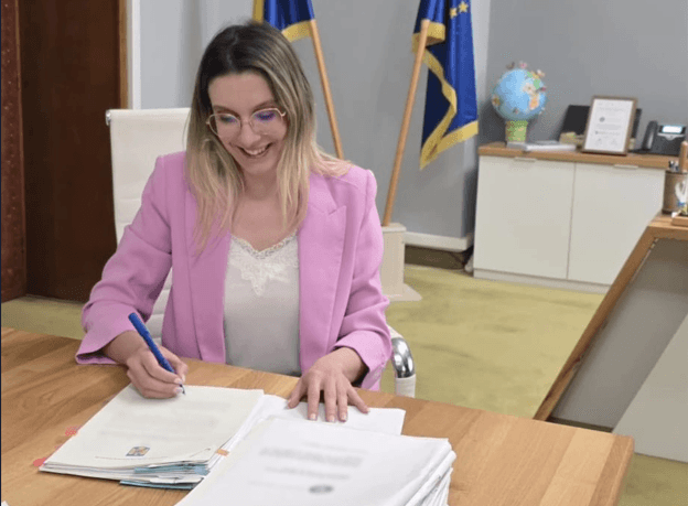 Câți bani vor merge în 2026 la Rabla și la extinderea canalizărilor. Diana Buzoianu a anunțat lansarea în consultare publică a bugetului AFM