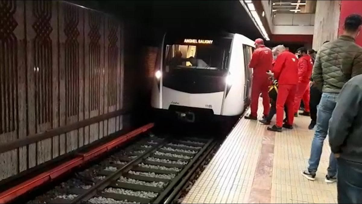 O persoană a căzut pe șine, în stația de metrou Păcii. Metrorex investighează o posibilă tentativă de sinucidere
