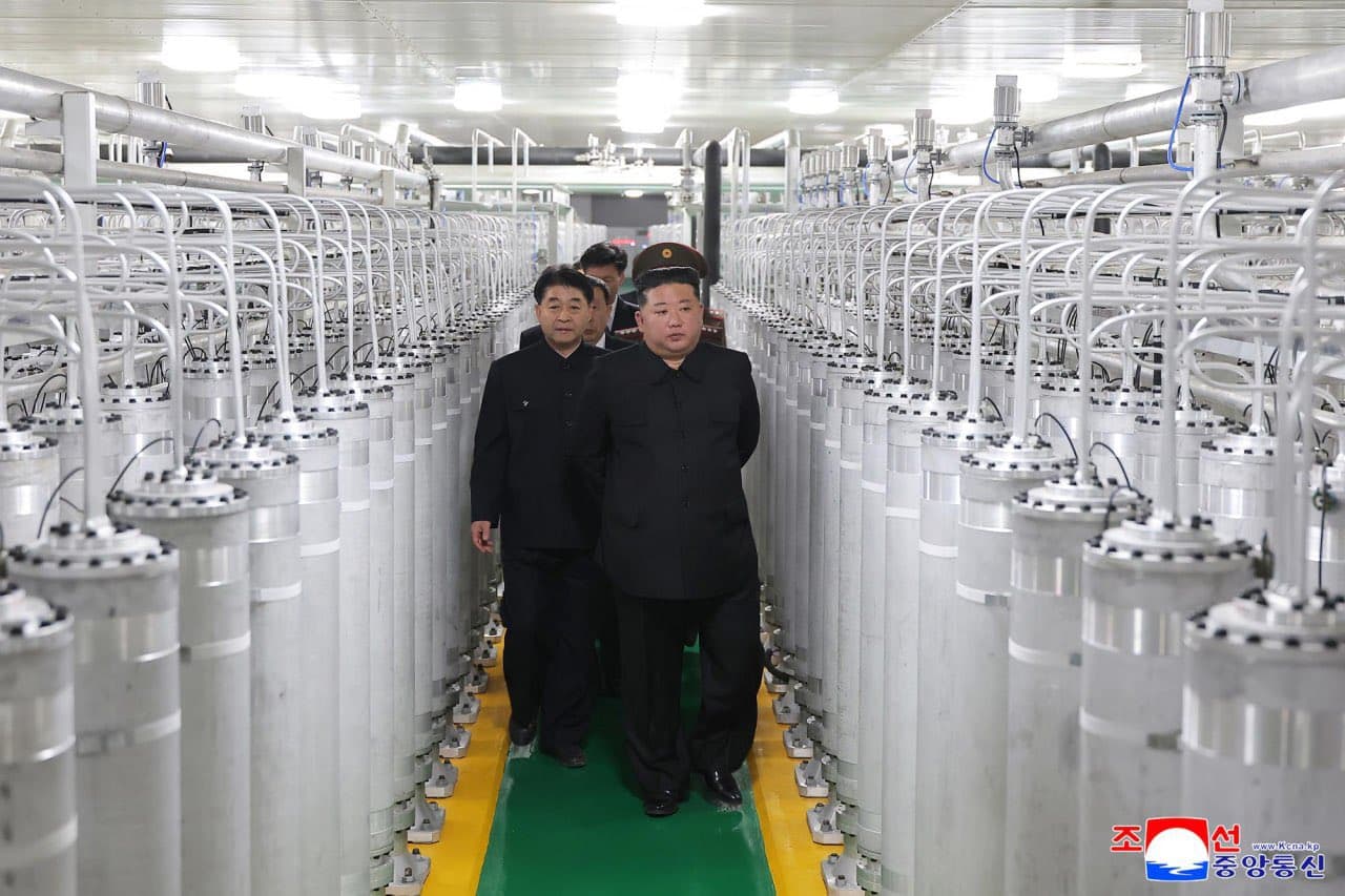 Coreea de Nord deschide o nouă fabrică de materiale nucleare. Kim Jong Un: „Capacitatea de producție s-a dublat“