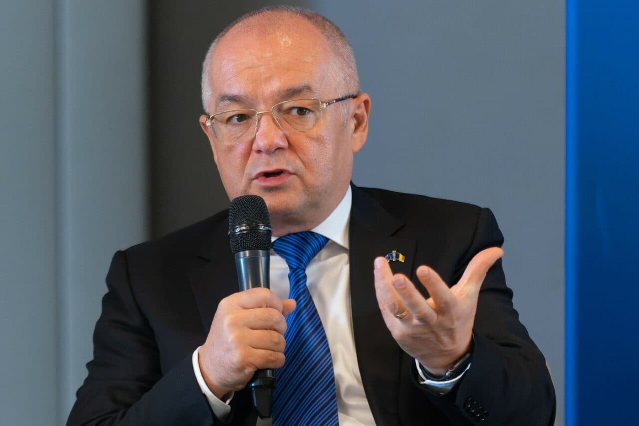 Scandal uriaș după decizia lui Emil Boc: Rusia cere sancționarea României