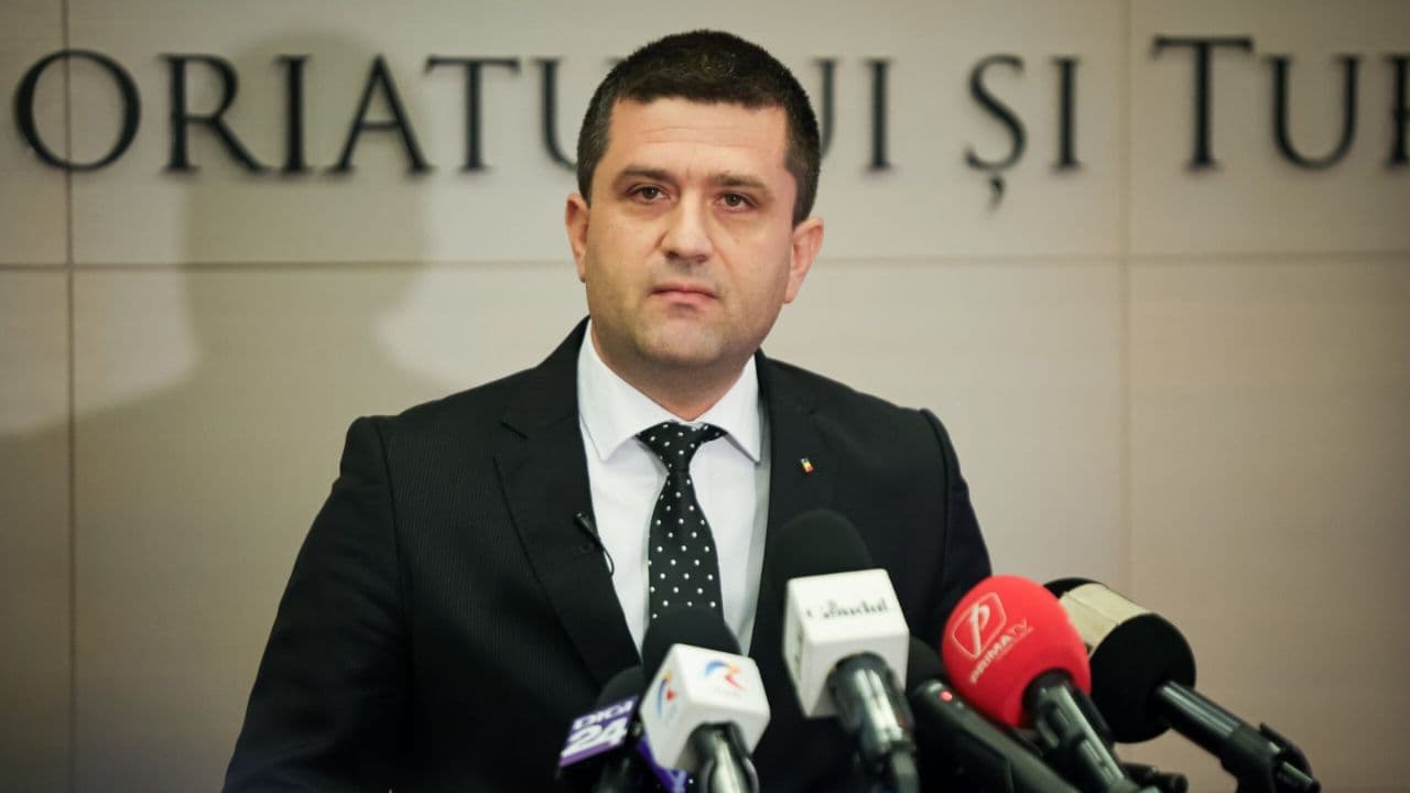 Miruță acuză o alianță între PSD și AUR: „În fața camerelor se atacă, iar în spatele ușilor închise își negociază sprijinul reciproc”