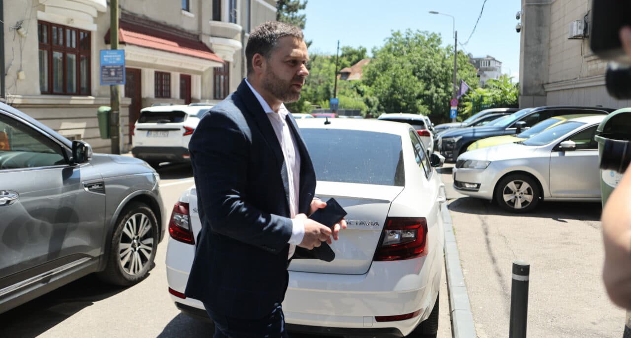 Ciprian Ciucu a ieșit după aproape 3 ore de la DNA. Primarul General a anunțat că nu demisionează: știu că voi avea o tinichea de coadă/ vreau să-mi duc mandatul ca și cum această treabă nu există