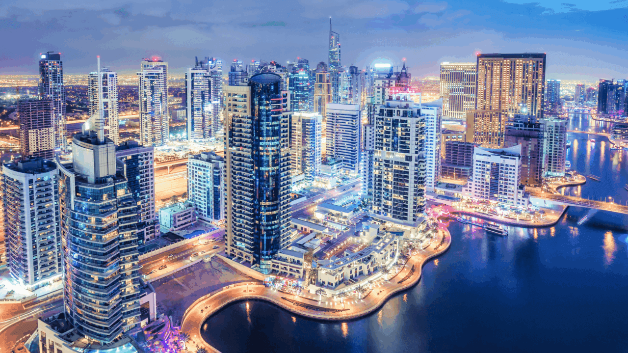 Dubai modifică programul de lucru pentru angajații din sectorul public în sezonul de vară