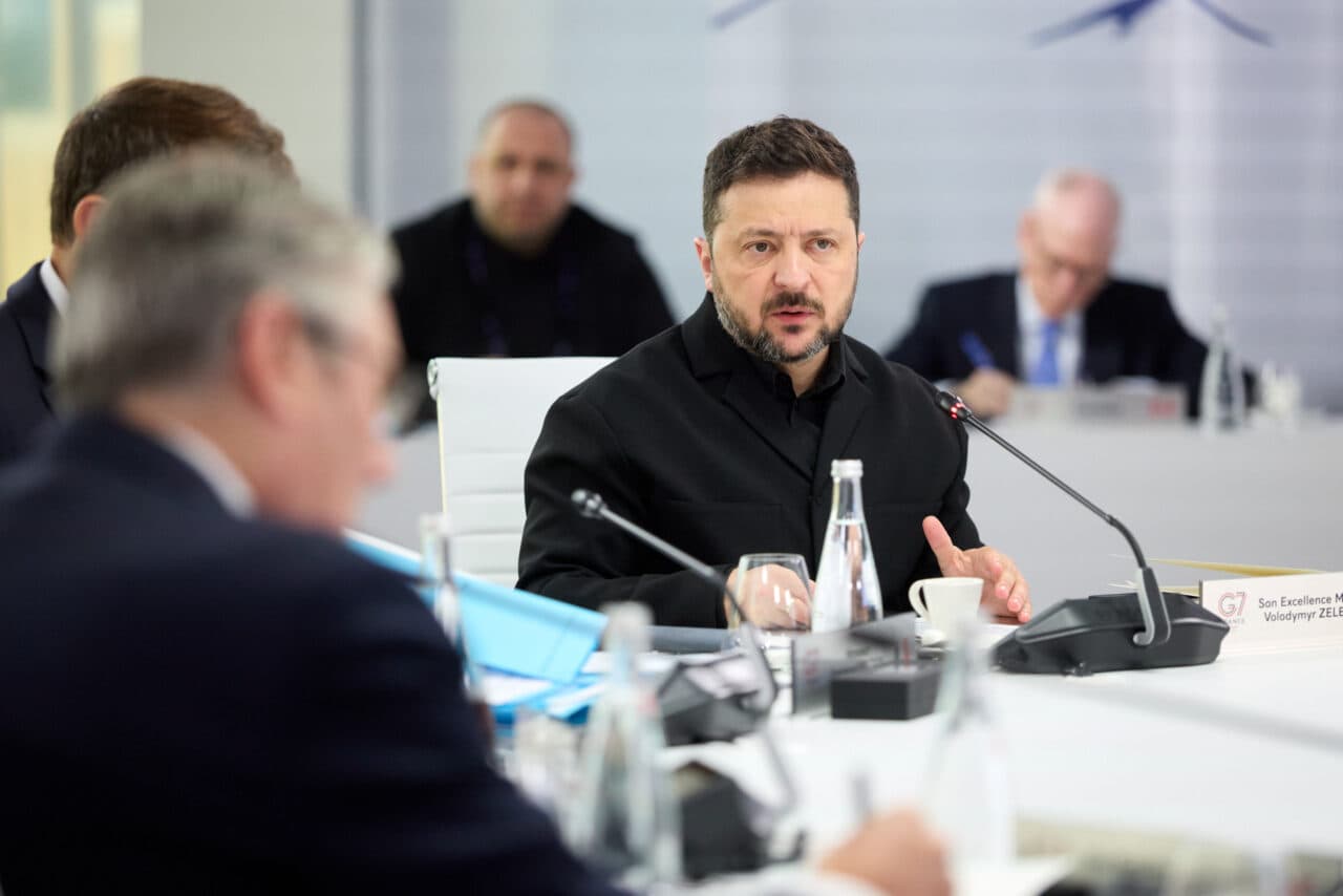 Zelenski dezvăluie când a fost ultima dată când a plâns, dacă îi este dor de meseria de actor și ce a discutat cu liderii G7, la summitul de la Evian