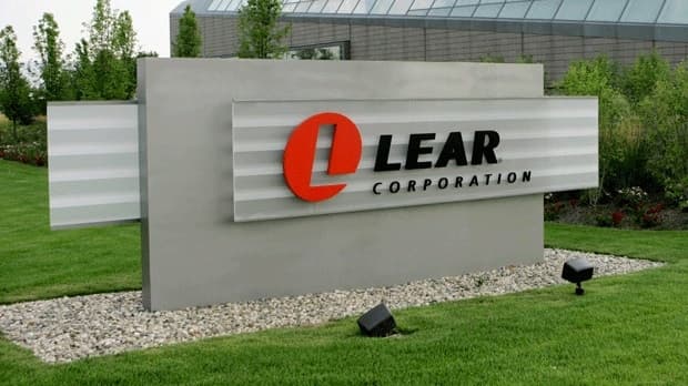 Concedieri la o mare fabrică din Iași din industria auto. Lear taie din operațiuni