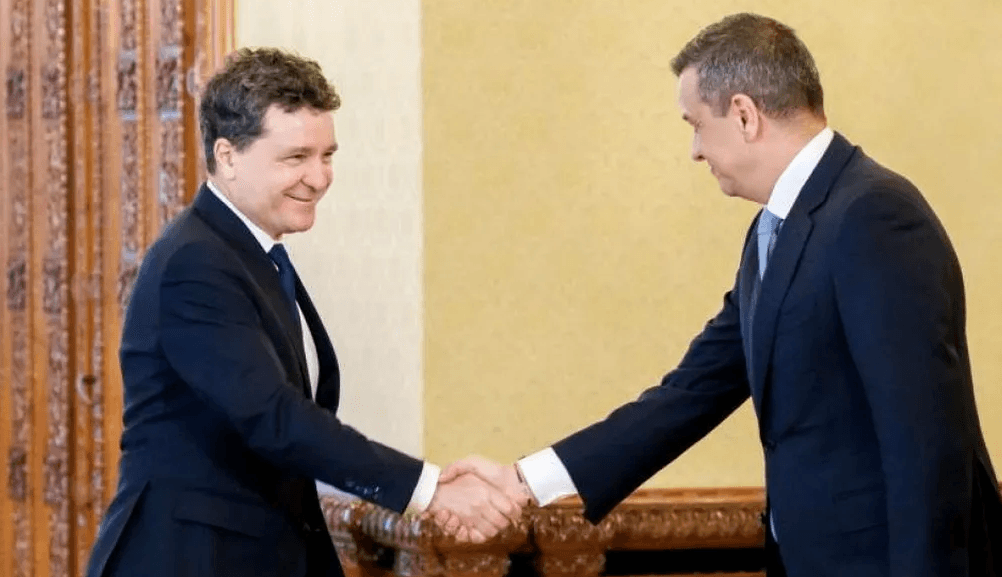 Stenograme incendiare de la PSD. Sorin Grindeanu a dat atacul total la USR și Bolojan: „Să și-l ia pe Bolojan în brațe și să stea strânși uniți în jurul Marelui Cârmaci”