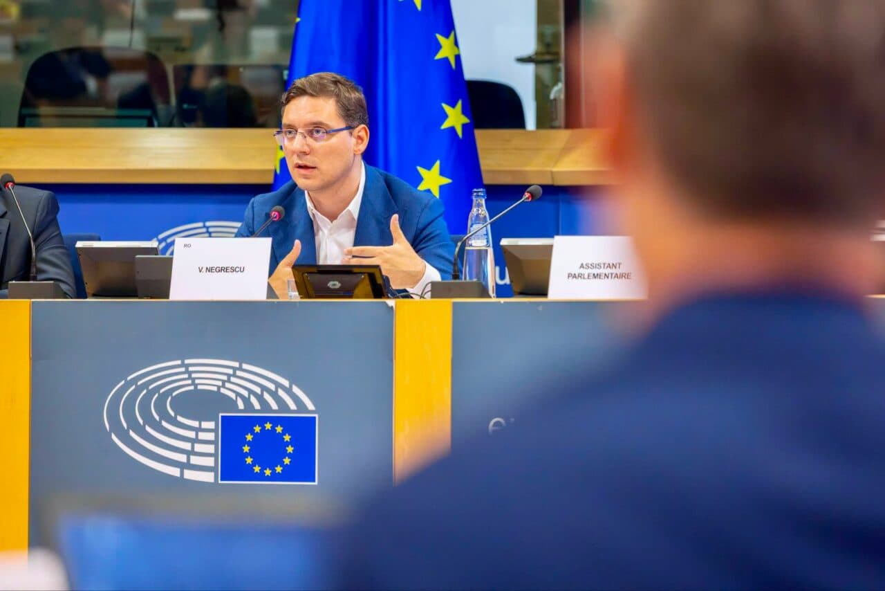 Victor Negrescu a discutat cu reprezentanții parlamentelor naționale din statele UE: Trebuie să joace un rol și mai important în dezbaterea europeană
