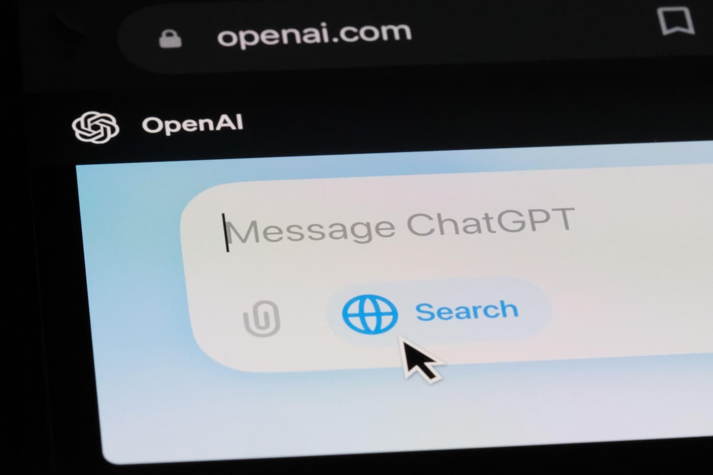 Pagini false de eroare ChatGPT cu link-uri legitime sunt folosite abuziv pentru a păcăli utilizatorii să descarce programe malware
