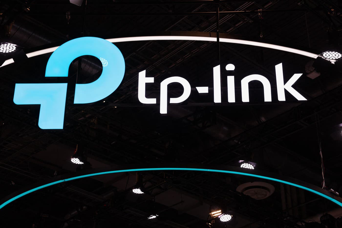 TP-Link remediază o vulnerabilitate care permite hackerilor să preia controlul asupra routerelor fără a utiliza o parolă. Compania recomandă instalarea celei mai recente versiuni de firmware
