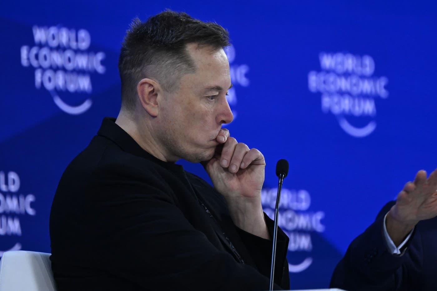 Compania lui Elon Musk, xAI, dă în judecată statul Colorado privind o lege care reglementează inteligența artificială