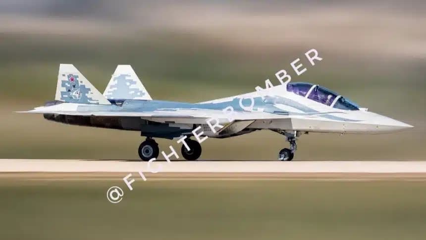 Rusia a dezvoltat o nouă versiune a avionului Su-57 Felon. La ce ar putea folosi?
