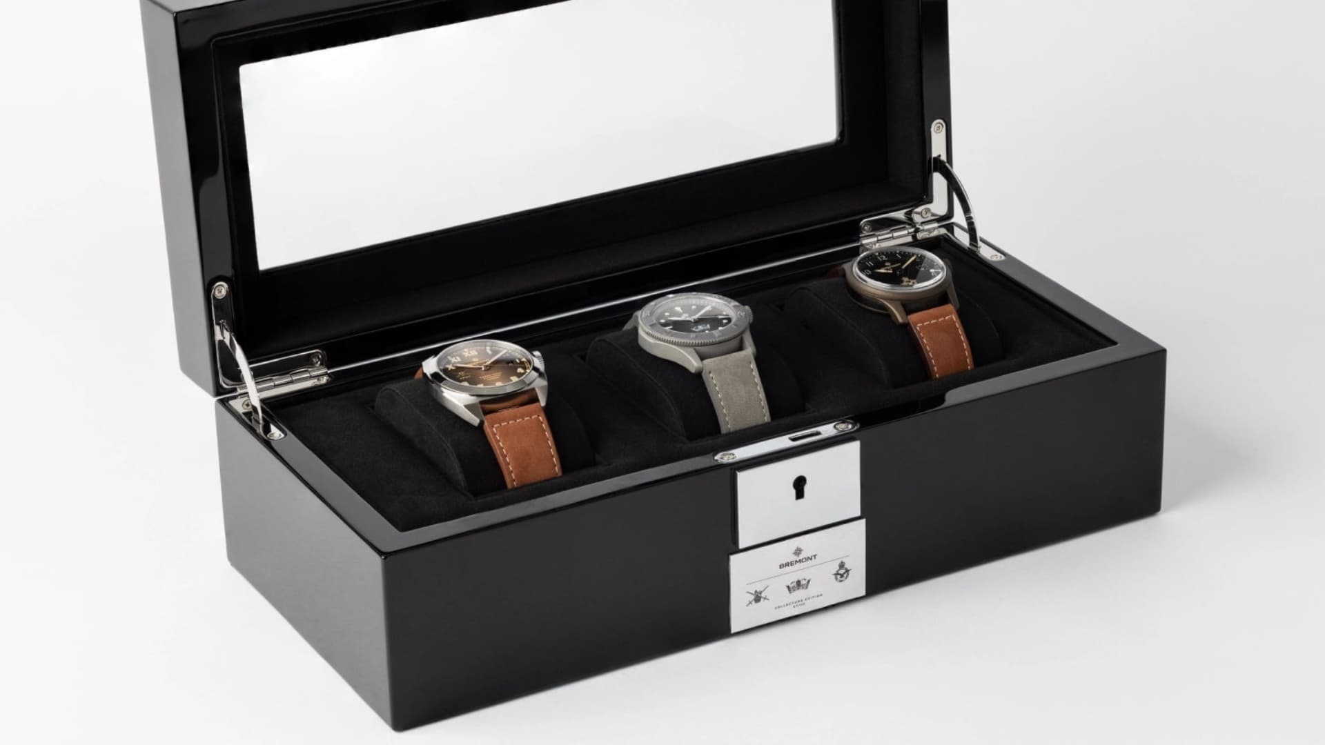 Producătorul britanic Bremont a lansat trei ceasuri concepute pentru uscat, mare și aer