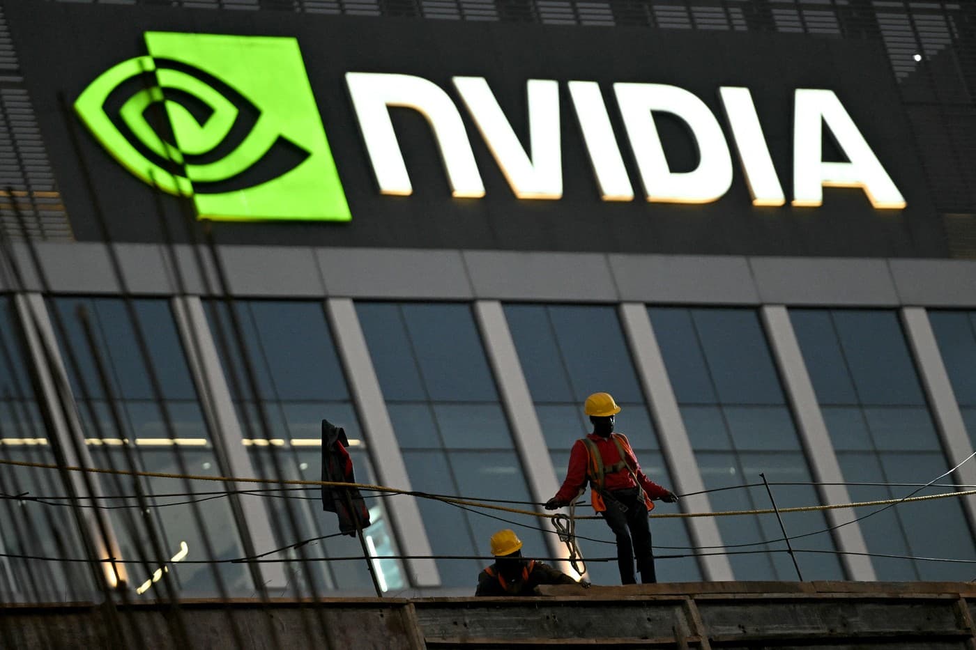 INFOGRAFIC | Sectorul tehnologic domină clasamentul celor mai valoroase 50 de companii în 2026. NVIDIA pe primul loc