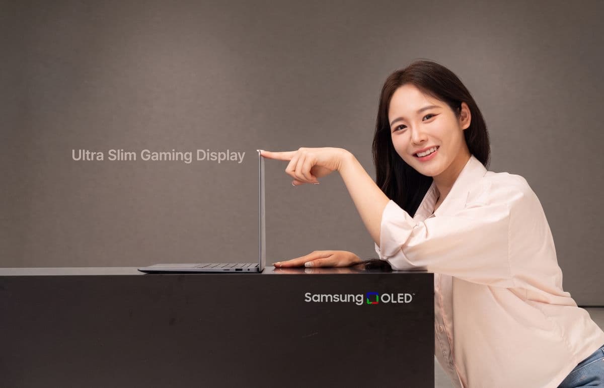 Samsung a prezentat un ecran OLED „Ultra Slim” pentru laptopuri. Viitoarele modele ar putea deveni mai subțiri și mai ușoare