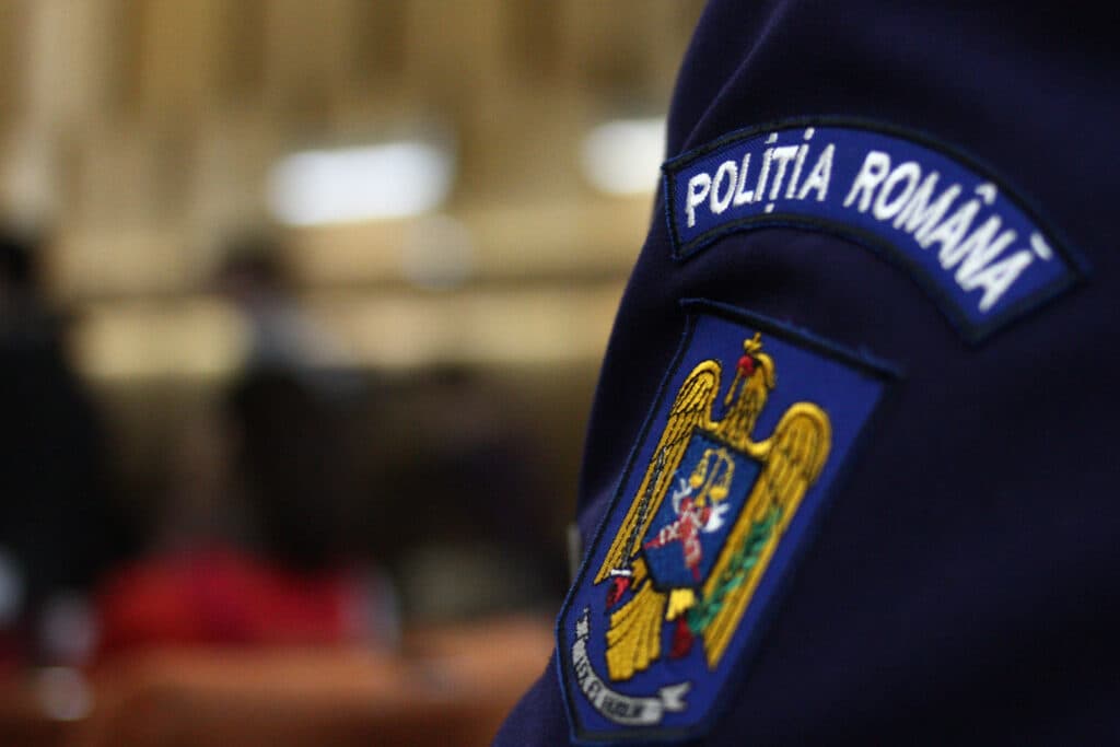 Tulcea: Un poliţist în vârstă de 20 de ani a murit după ce s-a împuşcat