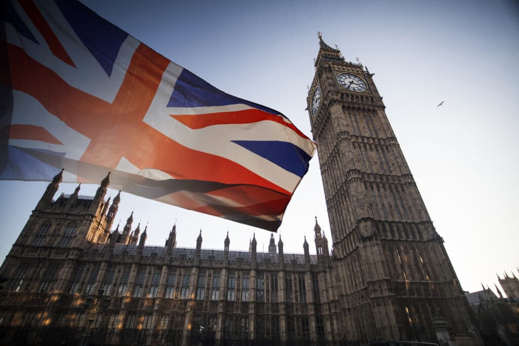 The Economist: Cum și-a făcut Marea Britanie rău singură după ce a redus drastic imigrația