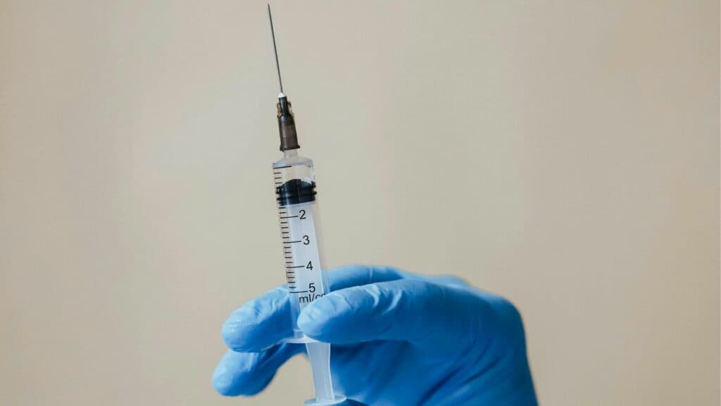 Studiu: Un vaccin poate distruge tumori întregi la pacienți cu cancer