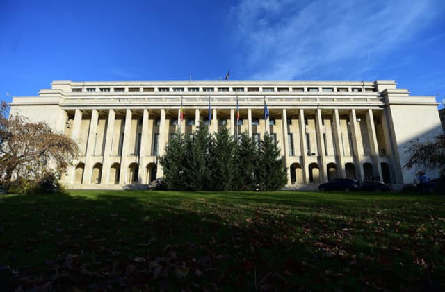 The Romanian government does not know exactly how many people it pays