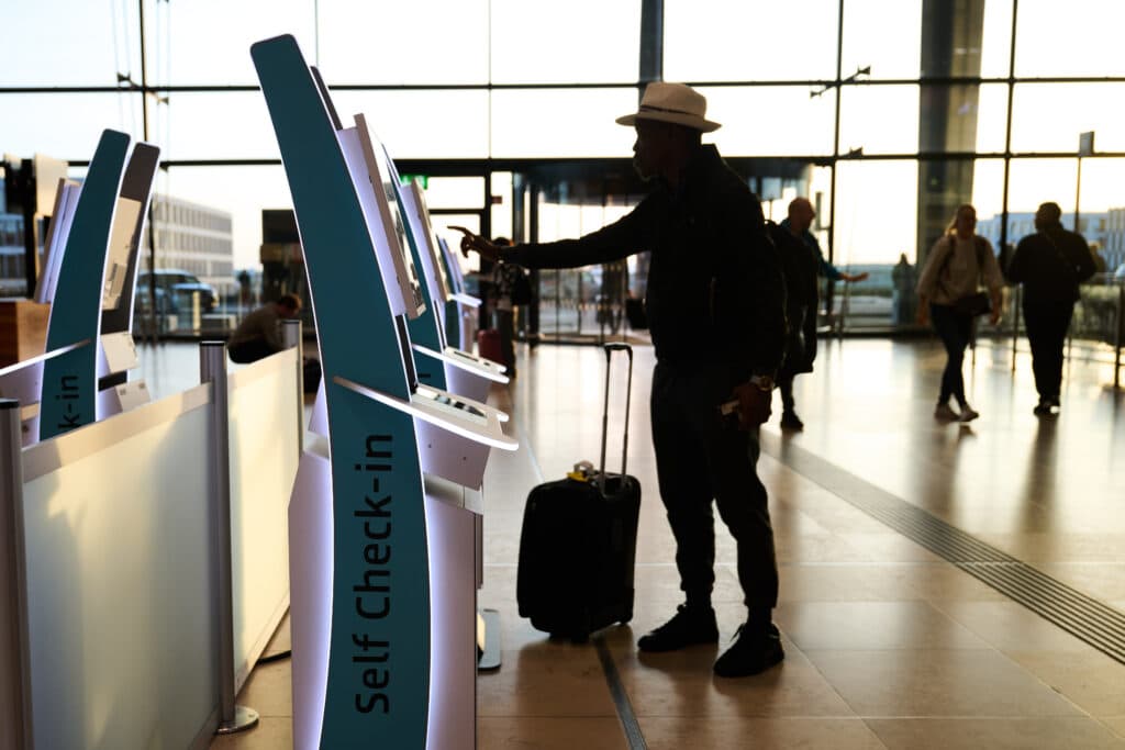 Turiştii turci invadează Grecia. De ce nu îşi permit şi grecii să viziteze Turcia
