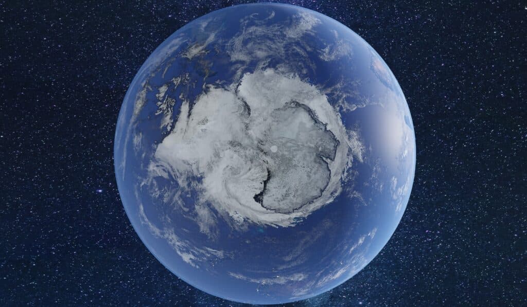 Ce ascunde Antarctica sub kilometri de gheață? O „capsulă a timpului” i-a uimit pe cercetători