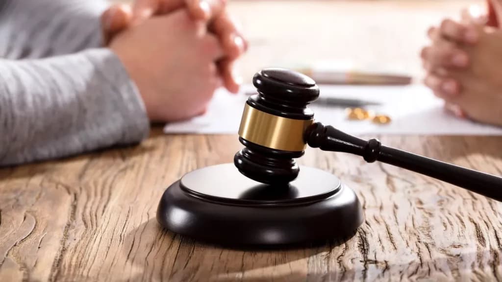 60% dintre judecătorii federali din SUA folosesc tot mai mult Inteligența Artificială ca să redacteze hotărâri sau să îi ajute în audieri, deși știu că este nesigură
