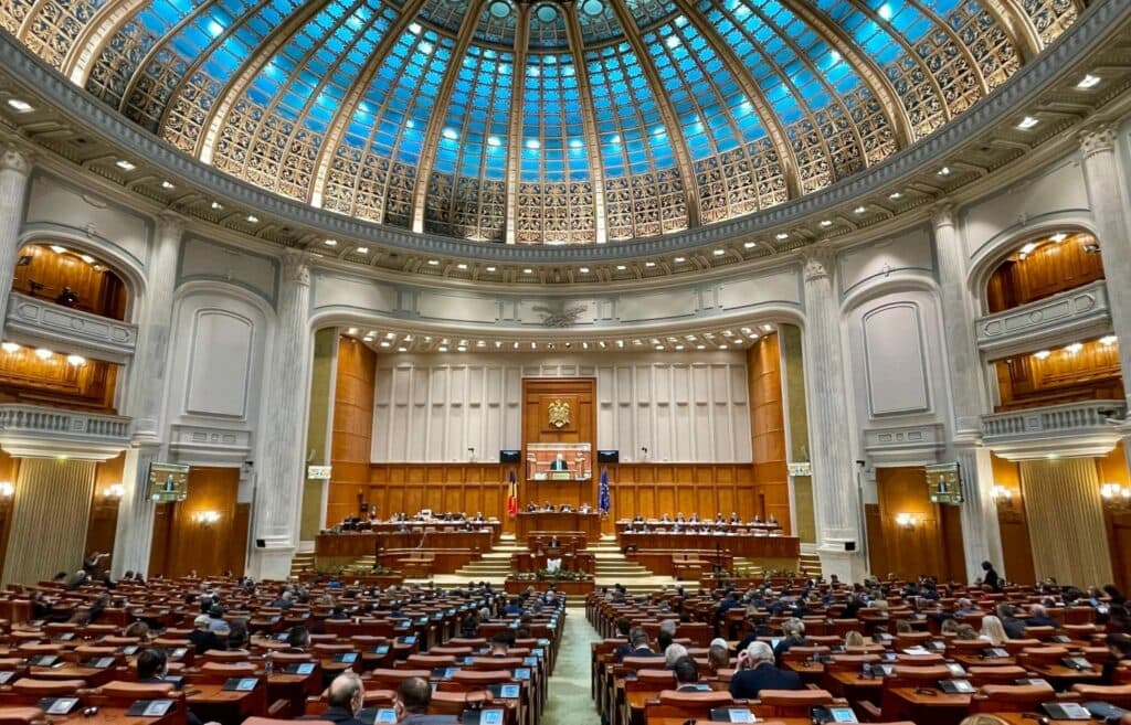 Senatul a respins proiectul privind alegerea primarilor și șefilor de Consilii Județene în două tururi