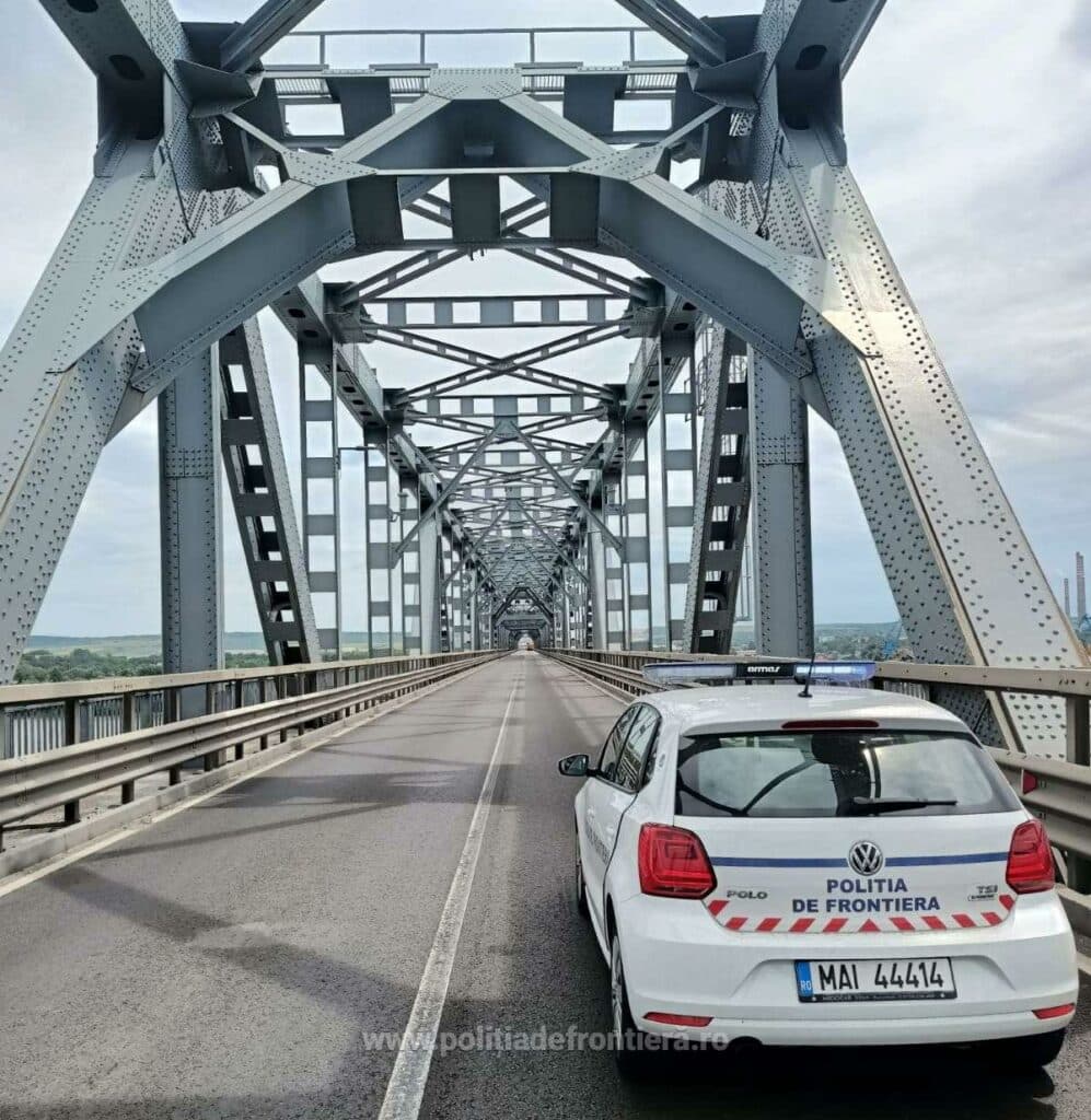 Trafic deschis pe ambele sensuri în perioada sărbătorilor pascale pe Podul Prieteniei Giurgiu-Ruse