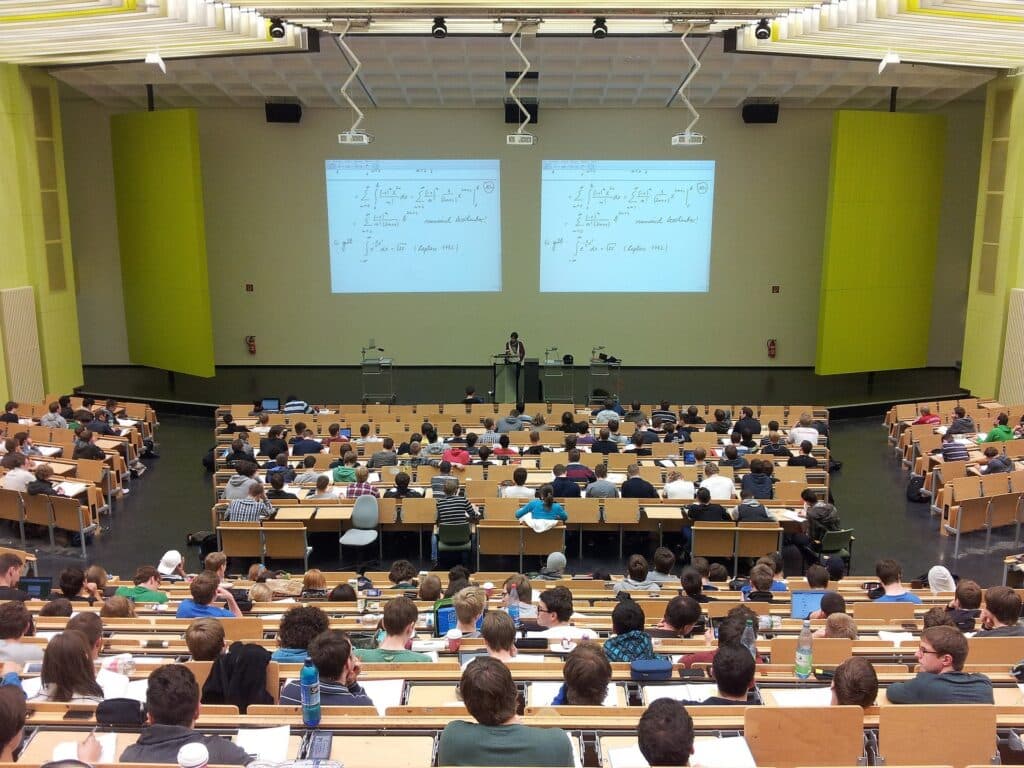 Studenții unei cunoscute universități de muzică refuză un curs despre compoziția muzicală bazată pe IA