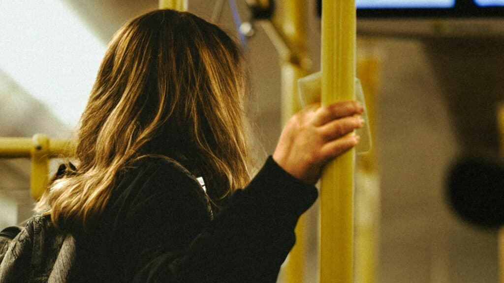 Bătrân de 91 de ani, reținut după ce ar fi agresat sexual două fete în Sectorul 6