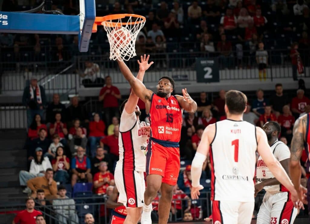 CSM Oradea-Dinamo, meciul 3 al semifinalei LNBM. U-BT, aproape de calificare