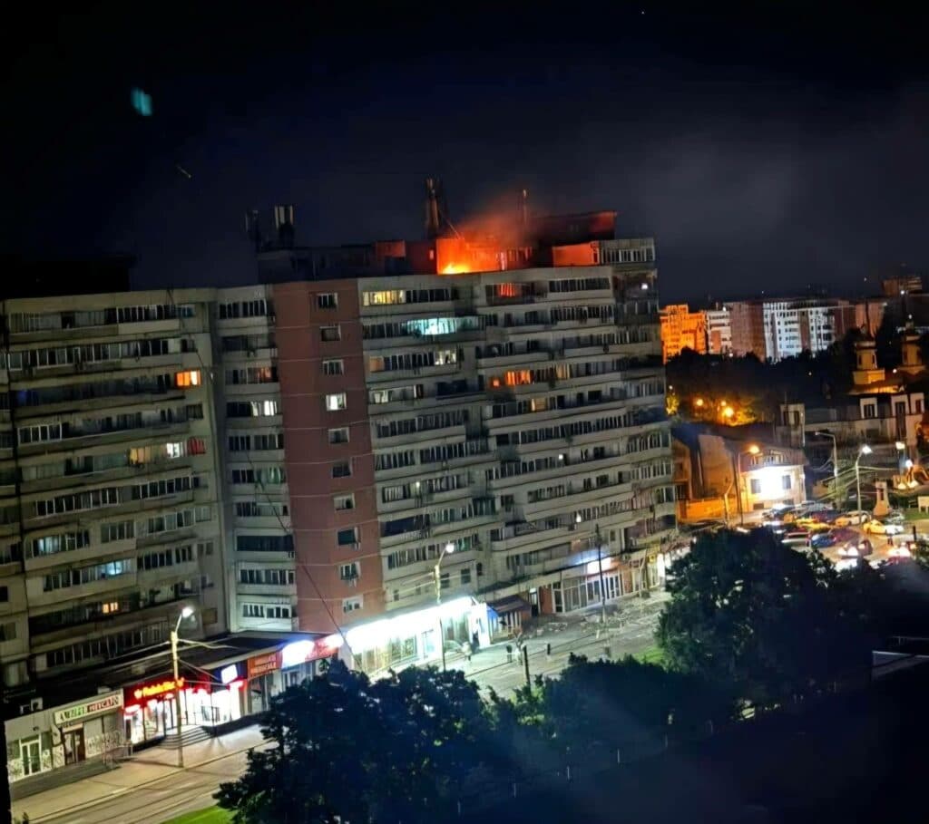 Incident în municipiul Galați. Posibil impact al unei drone asupra unui bloc de locuințe din zona BR (Stirex)