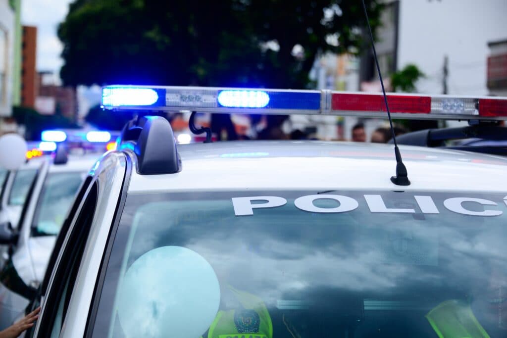 Polițist din Galați găsit mort în mașina de serviciu, cu o plagă împușcată la cap