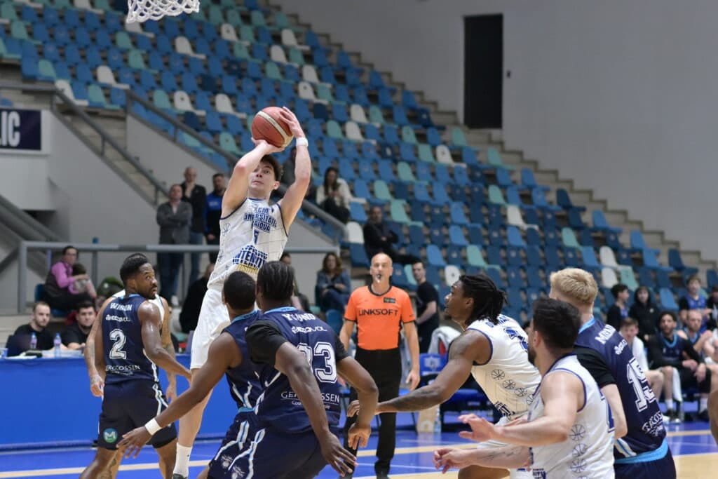 SCM U Craiova trece de CSO Voluntari și se califică în semifinalele LNBM, unde o așteaptă campioana en-titre U-BT Cluj