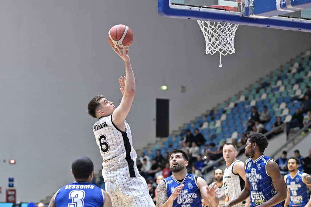 Finala campionatului de baschet masculin, programată să înceapă pe 26 mai: CSM Oradea și U-BT Cluj se întâlnesc pentru al 4-lea an consecutiv în ultimul act