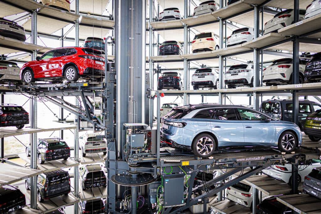 Concedieri masive anunțate de o mare companie auto. 19.000 de locuri de muncă vor fi eliminate până la sfârșitul anului 2026
