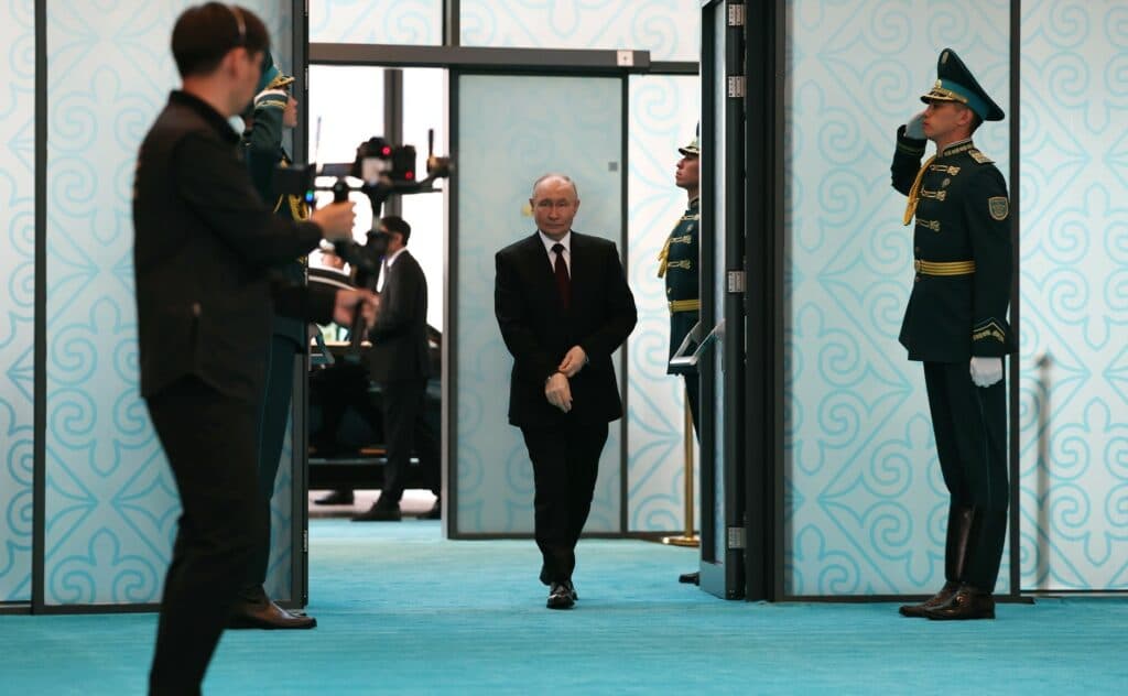 Putin a semnat / Rușii au libertatea să nu-și plătească datoriile către creditorii „neprietenoși” din Occident