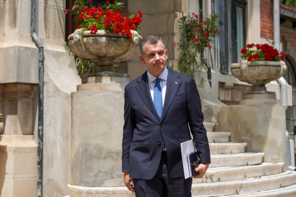 Fără voturile PNL, guvernul Tomac pare compromis. Cum arată calculele