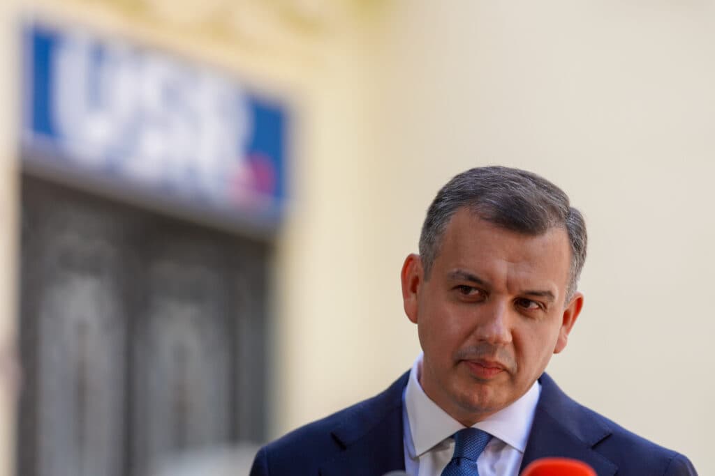 Primele nume anunțate de Tomac pentru Guvern: Ministrul Apărării va fi ambasadorul României la NATO