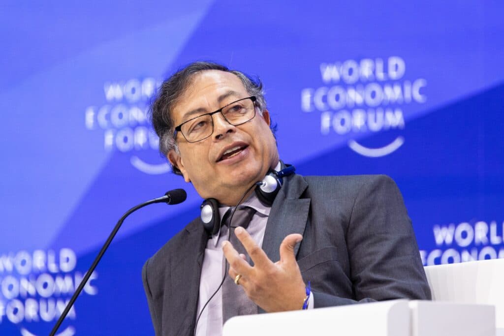 Columbia: Acord de pace între guvernul Petro și gherile