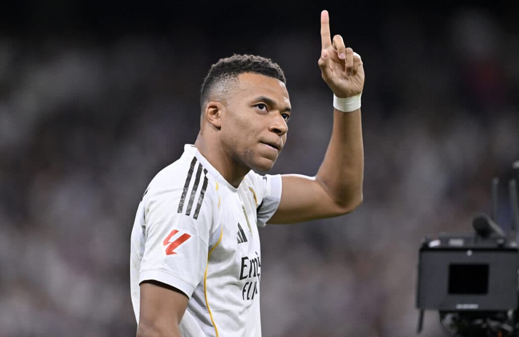 Mbappé, țina unui„atac rasist” ale unei senatoare din Paraguay. Președintele Macron îi oferă sprijin fotbalistului francez