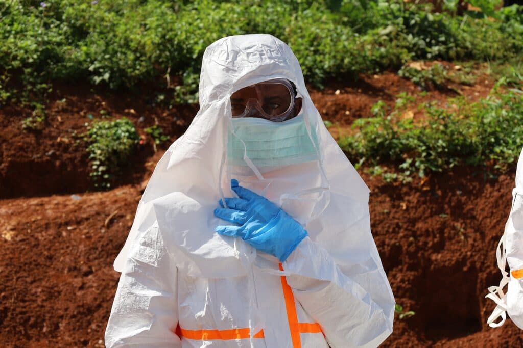 OMS va începe săptămâna viitoare studii clinice cu două medicamente pentru Ebola în Congo