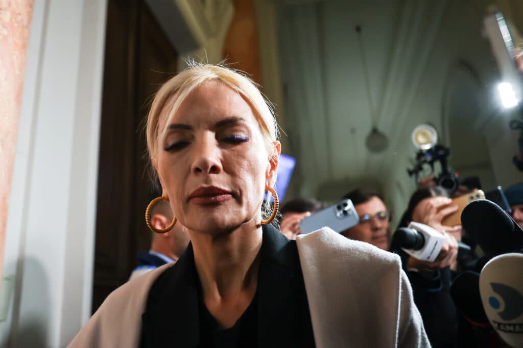 Laura Vicol i-a făcut plângere penală lui Siegfried Mureșan, după o postare a acestuia pe Facebook: „Fiecare răspunde pentru propriile cuvinte”