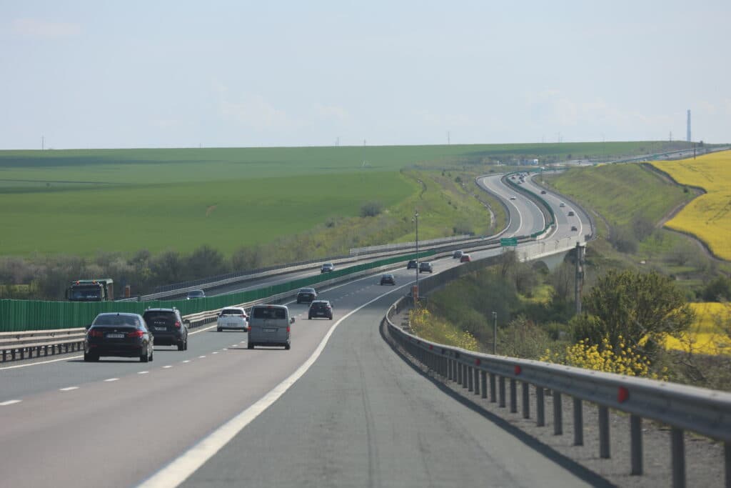 Sfârșitul limitei de 130 km/h pe autostrăzi? Ce trebuie să știe șoferii în 2026