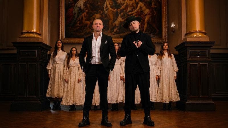 F. Charm și Pavel Stratan au surprins cu o nouă colaborare. Mesajul din spatele piesei „Nu știu ce-ai auzit”