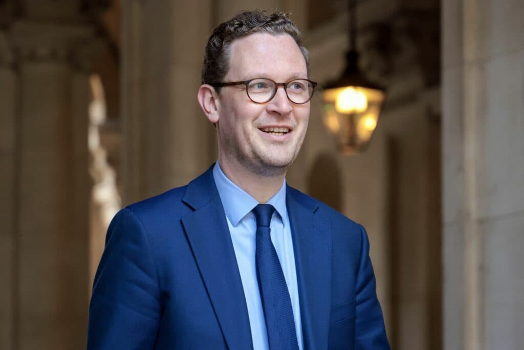 Darren Jones, un aliat cheie al lui Starmer, se retrage din cursa pentru funcția de premier al Marii Britanii