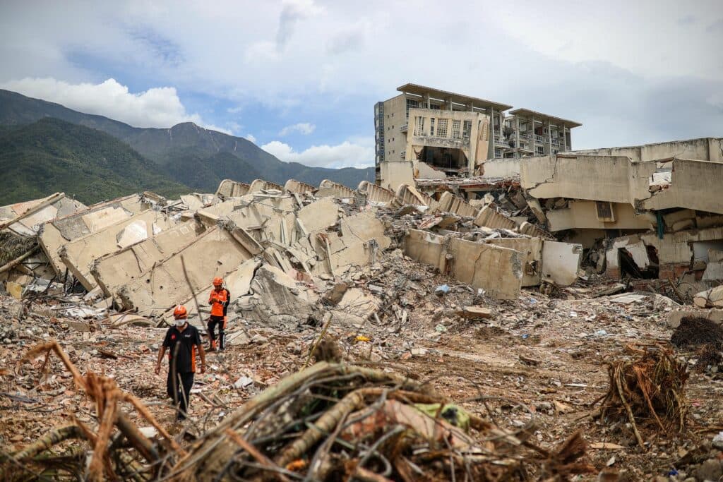 Un complex rezidențial din perioada lui Chávez, în ruină după cutremurele din Venezuela